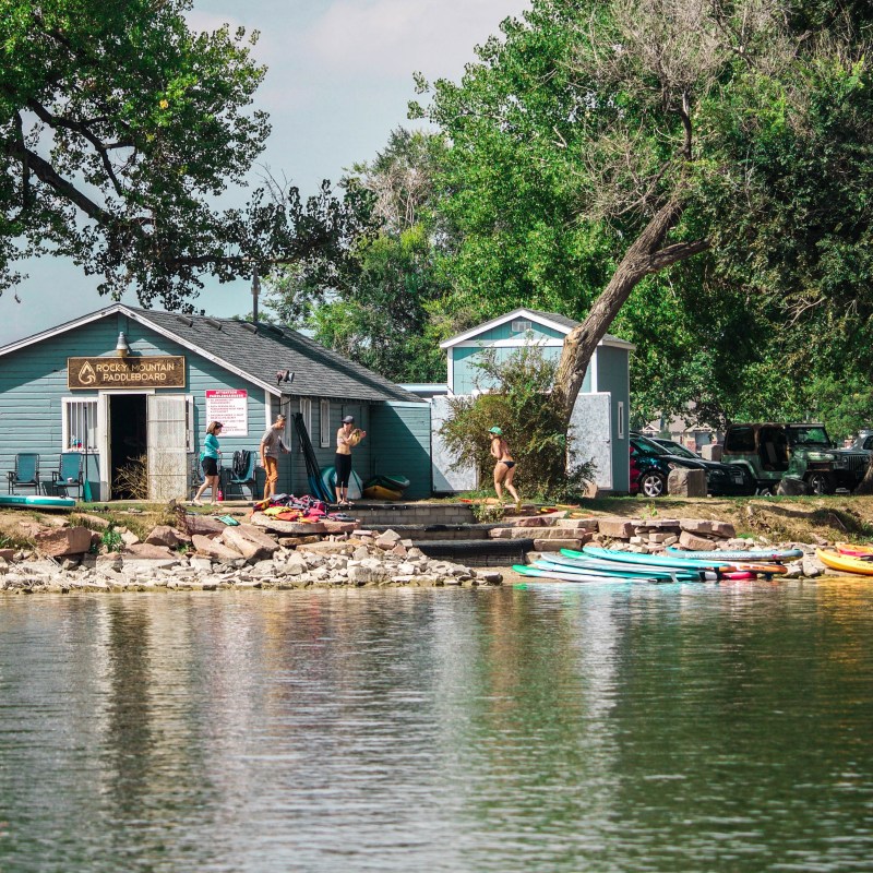 Rocky Mountain Paddleboard shack by the water